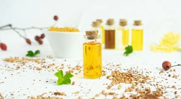 化(huà)妝品中成分(fēn)和(hé)原料的(de)區(qū)别在哪裡(lǐ)？