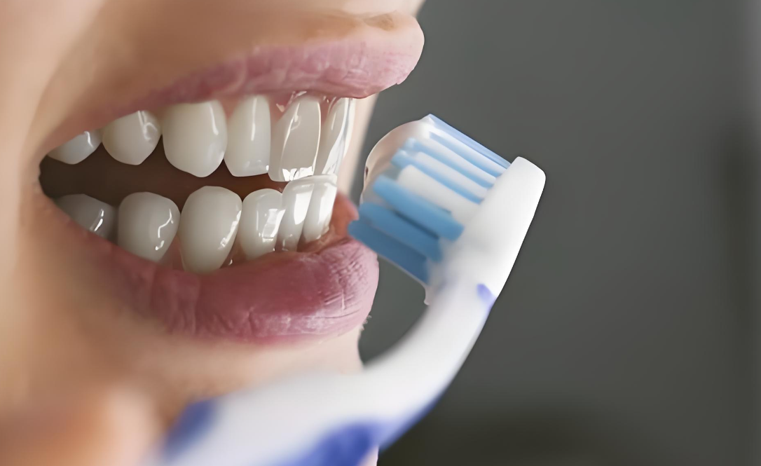 2025口腔護理(lǐ)行(xíng)業(yè)展現(xiàn)出多(duō)維度發展趨勢