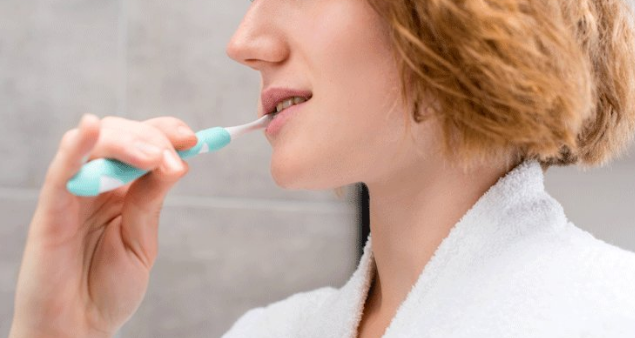 “花(huā)式”聯動，“智能(néng)化(huà)”口腔護理(lǐ)趨勢明(míng)顯